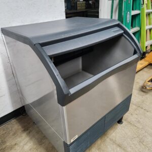 Used Scotsman CU3030MA-1E Undercounter Ice Machine – 300 lb. – 115V