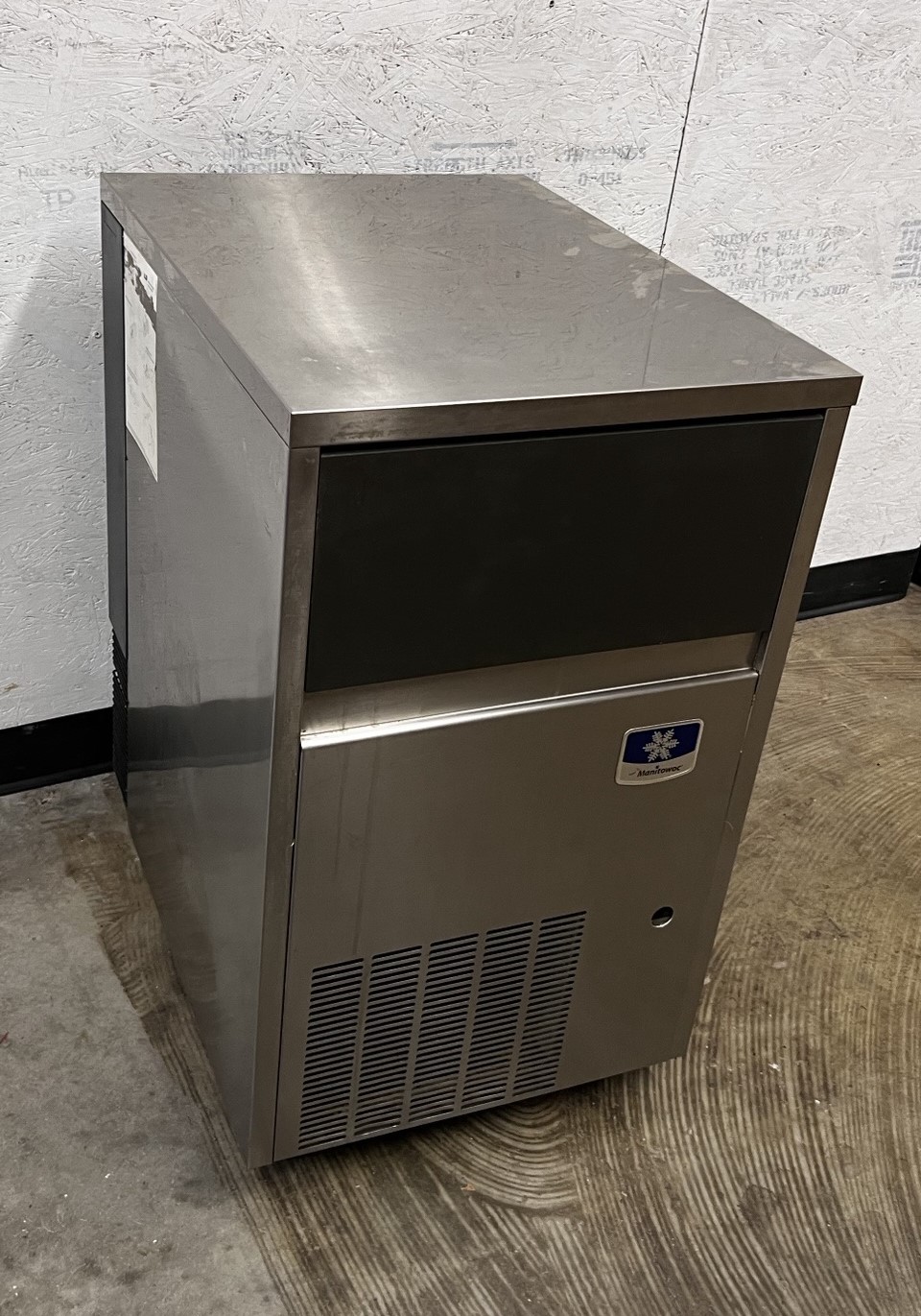 Used Manitowoc Flake Ice Machine ❄️🧊-image